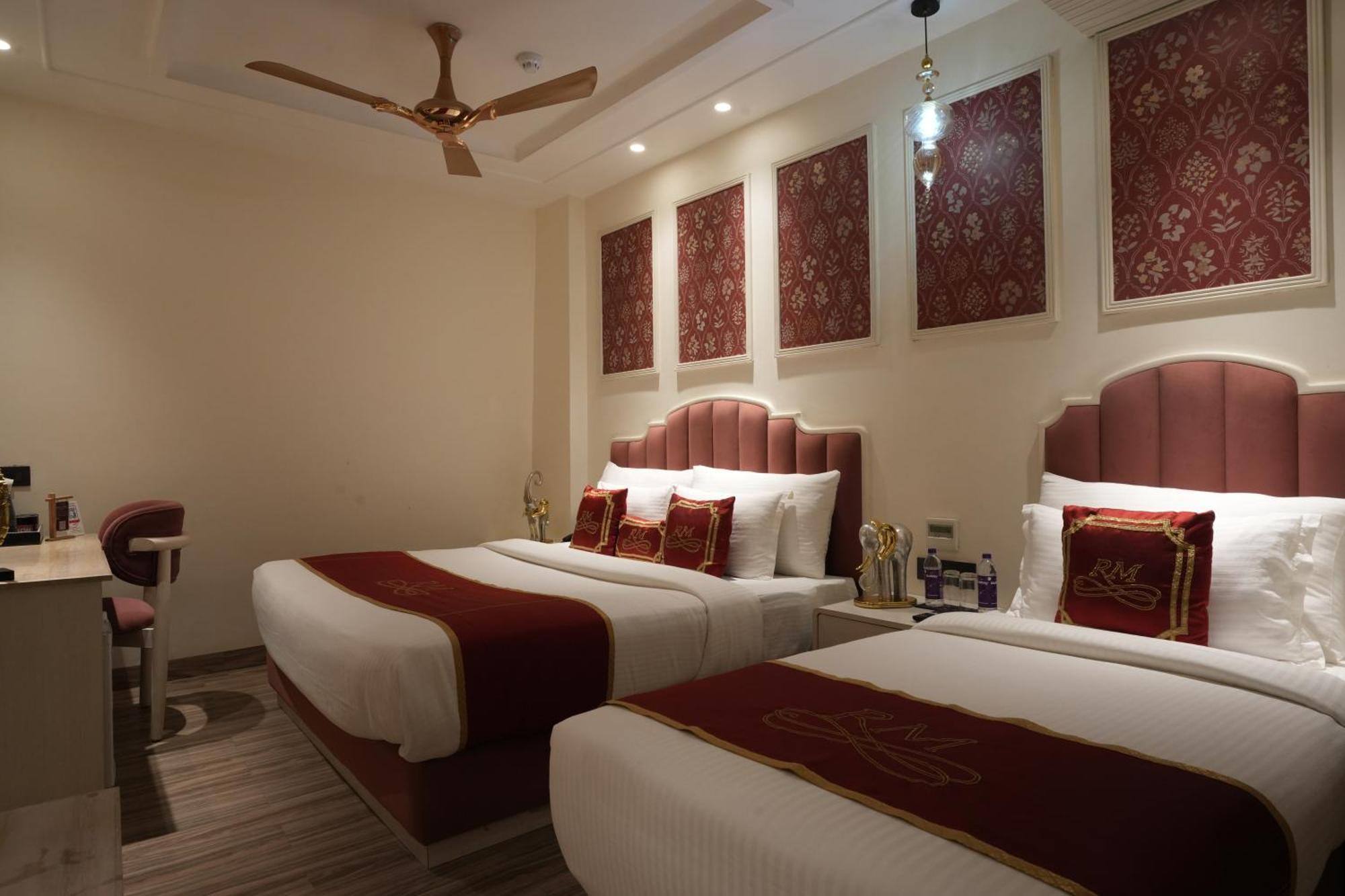 Stamps Red Martin By Eight Continents - 70 Steps From Golden Temple Hotel Amritsar Luaran gambar